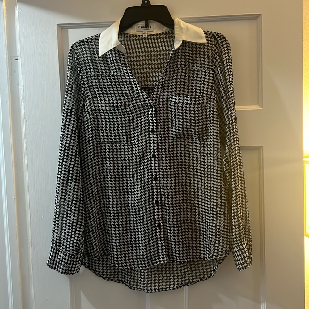 Button-down business attire collared shirt